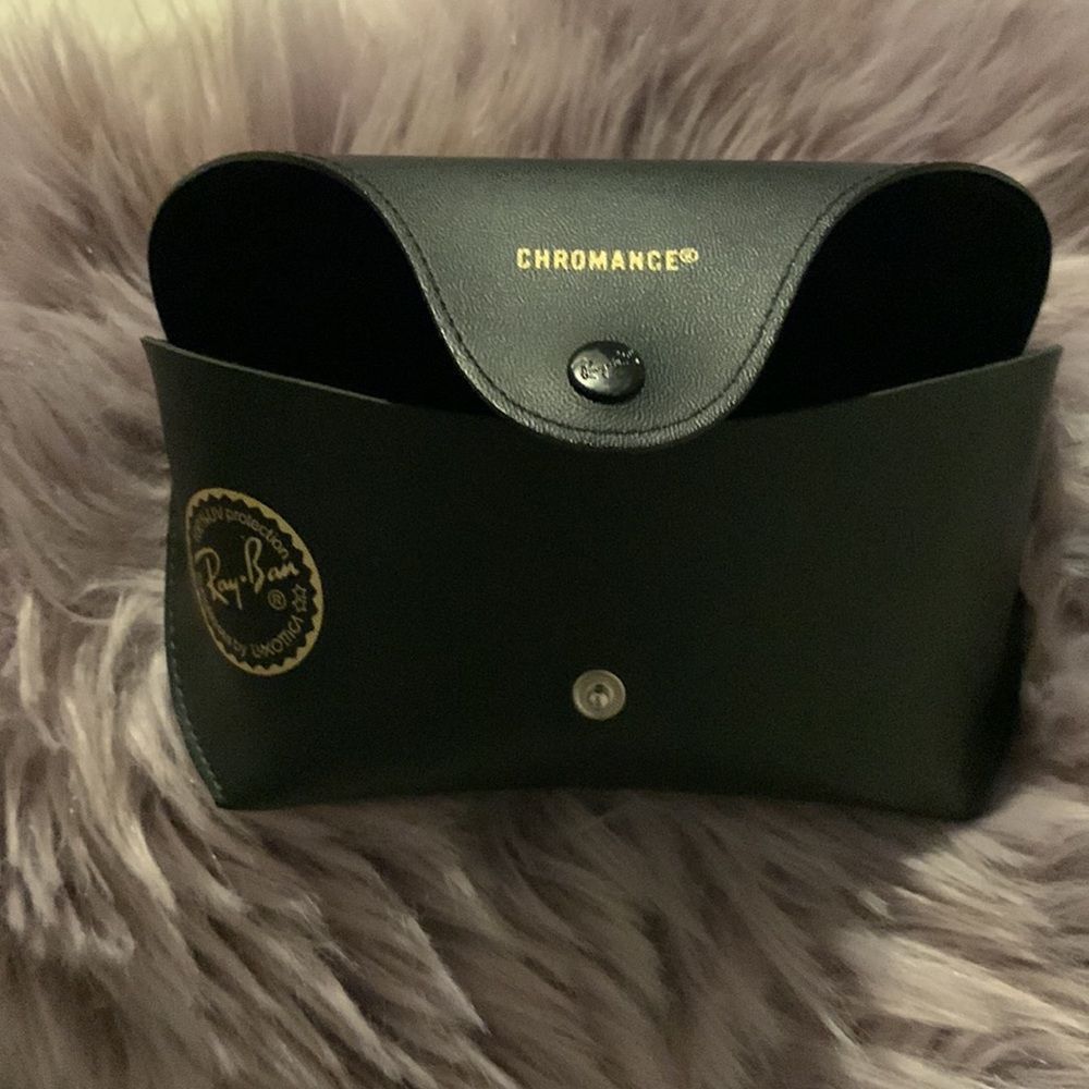 Ray-Ban Chromance Unisex Eyeglass Case.​ - Picture 2 of 6